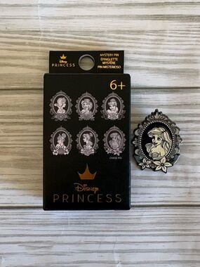 🧜🏻‍♀️Loungefly Disney Princess Ariel Cameo Blind Box Enamel Pin